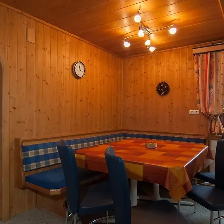 Maria-luise Apartment *